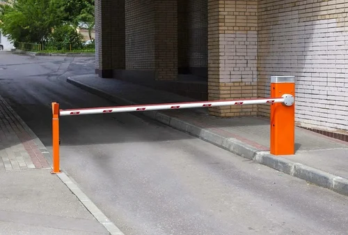 Установка шлагбаума во дворе МКД